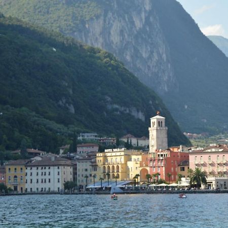 Appartamento Sunrise - Centro Storico N1 Riva del Garda Eksteriør bilde