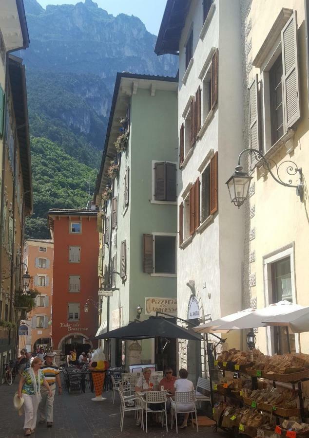 Appartamento Sunrise - Centro Storico N1 Riva del Garda Eksteriør bilde
